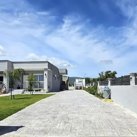 Oreal Luxury Villa *
