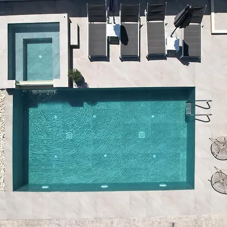 Oreal Luxury Villa *